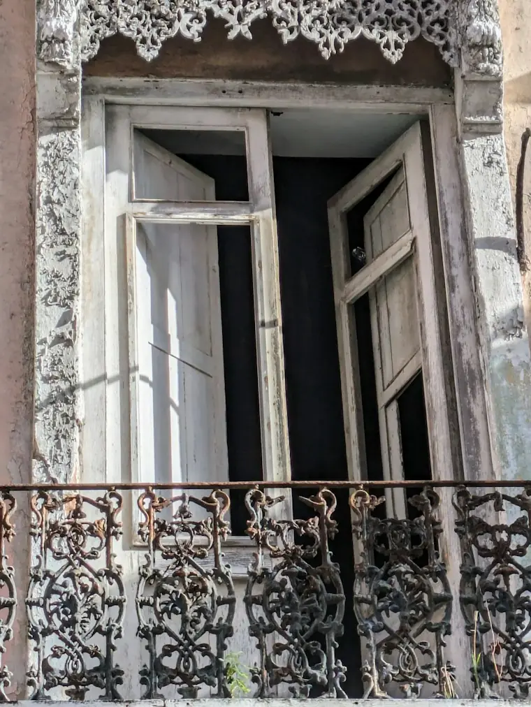 Bombeli Ferforje Pencere Korkuluğu — benzer uygulama örneği