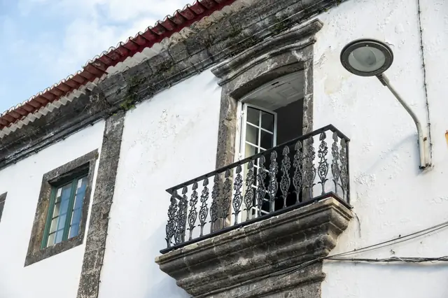 Burgulu Demir Balkon Korkuluğu — benzer uygulama örneği